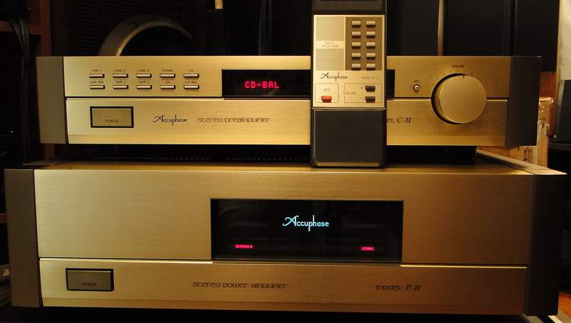 Accuphase C 11 + P 11 front 2