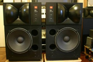 JBL 4430 Studio Monitor (2)
