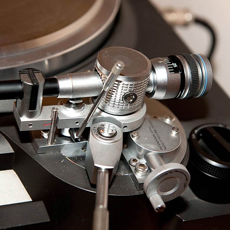 Kenwood L-07D tonearm7